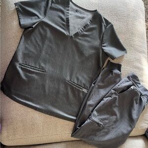 Figs Women’s Srub set - Medium gray